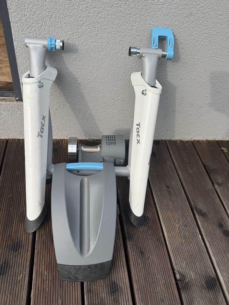 Cyklotrenažér Flow Smart T2240