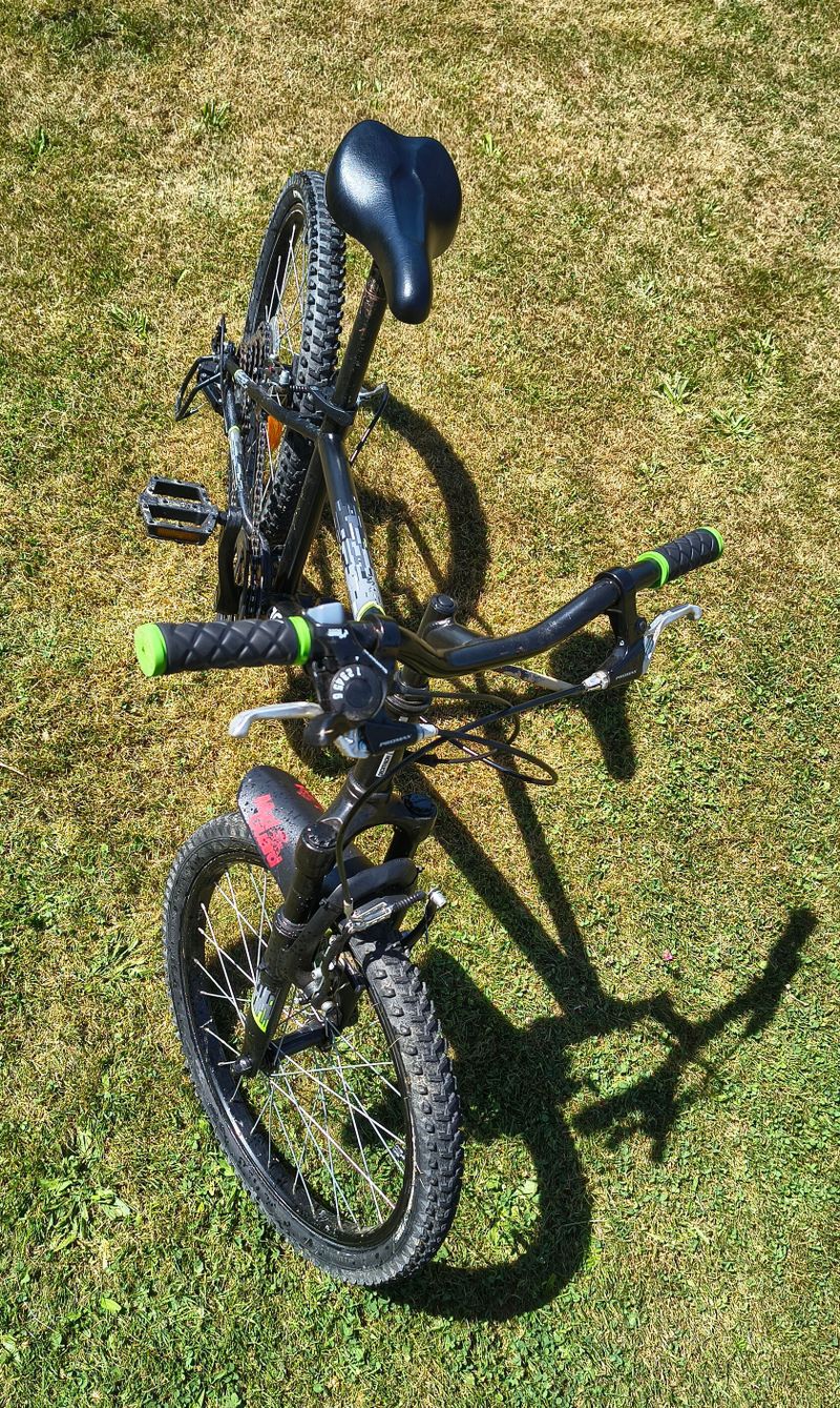 Prodám dětské kolo Rockrider ST500 20" kola