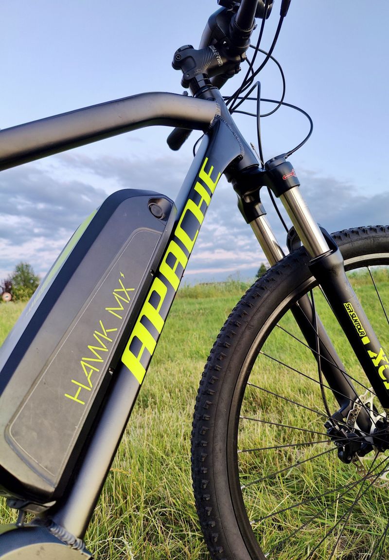 Pánské horské elektrokolo Apache Hawk MX 29" baterie 36V 16Ah (576 Wh)