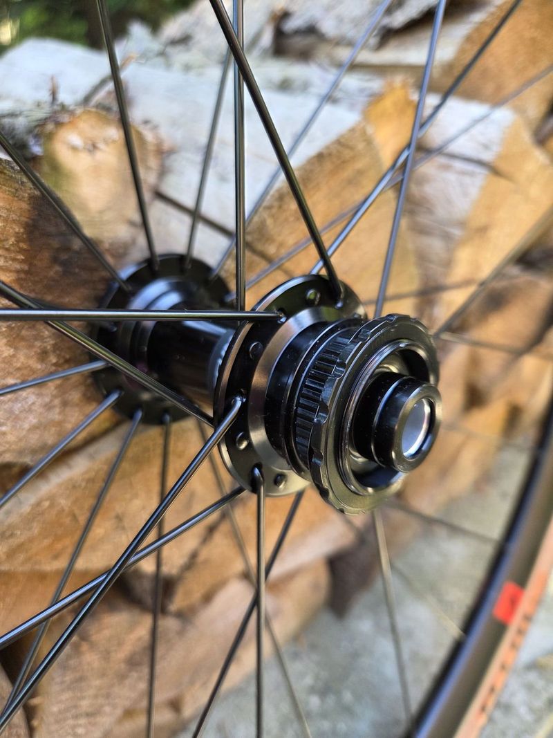 Zapletená kola FULCRUM Rapid Red 900 DB AFS + pláště !