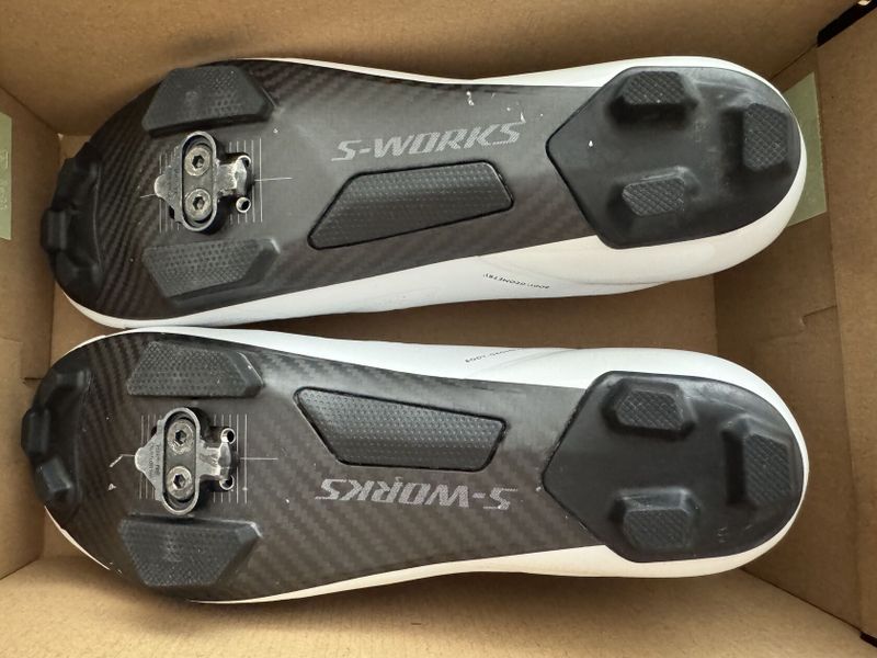 Nove S-Works Recon, bila, EUR 43.5 (27.9mm)