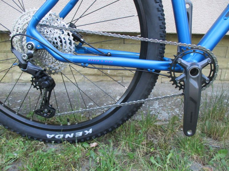 Nové 29" kolo ROZZO BOOST Grace 19", vzduch. vidlice Suntour XCR air, Shimano Deore1x12, pevné osy