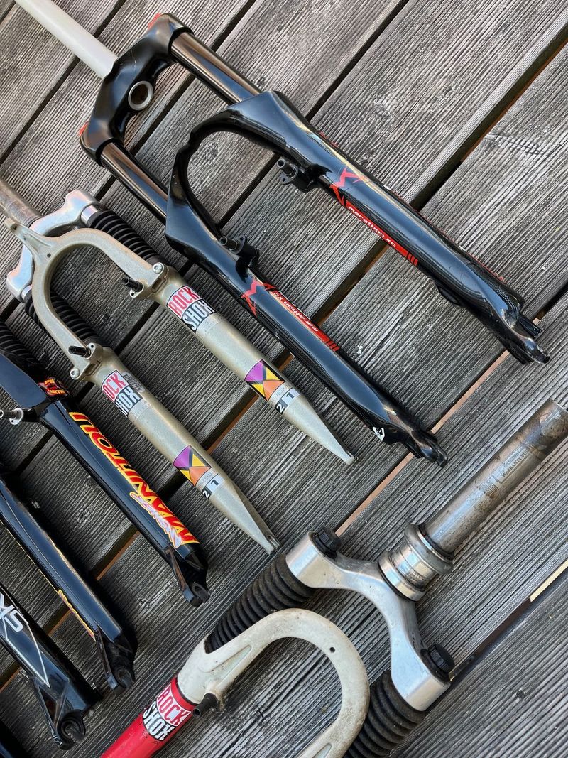 Retro MTB vidlice Rock Shox, Marzocchi, Manitou