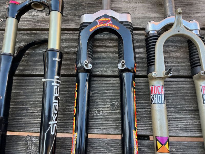 Retro MTB vidlice Rock Shox, Marzocchi, Manitou