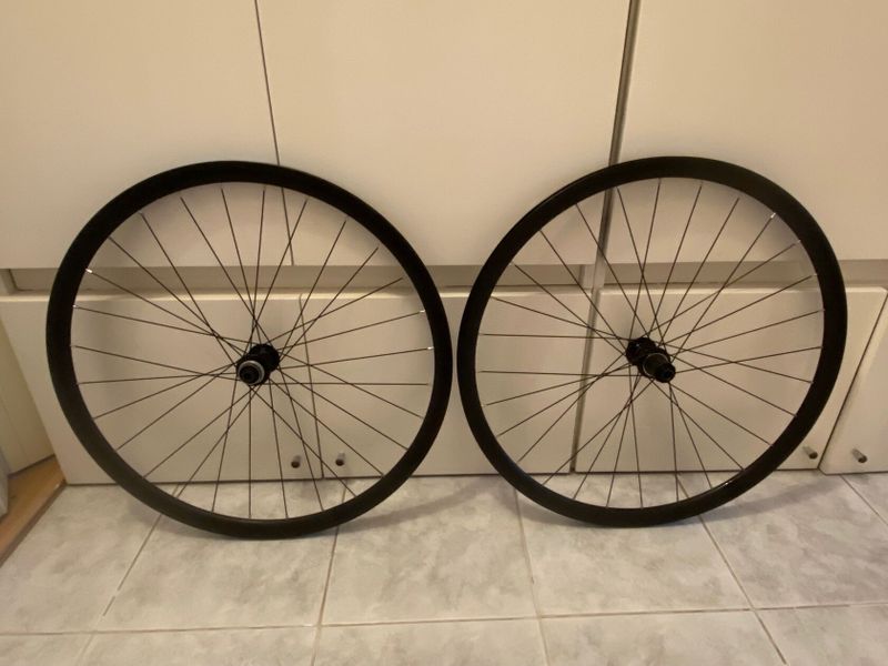 Zapletená kola z Orbea Orca M30 - 2024