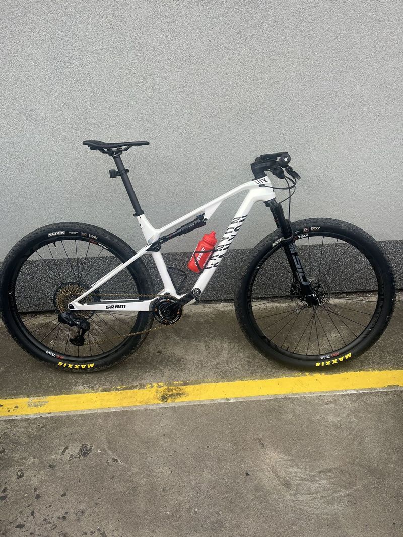 Prodám CANYON LUX CF SLX Limited