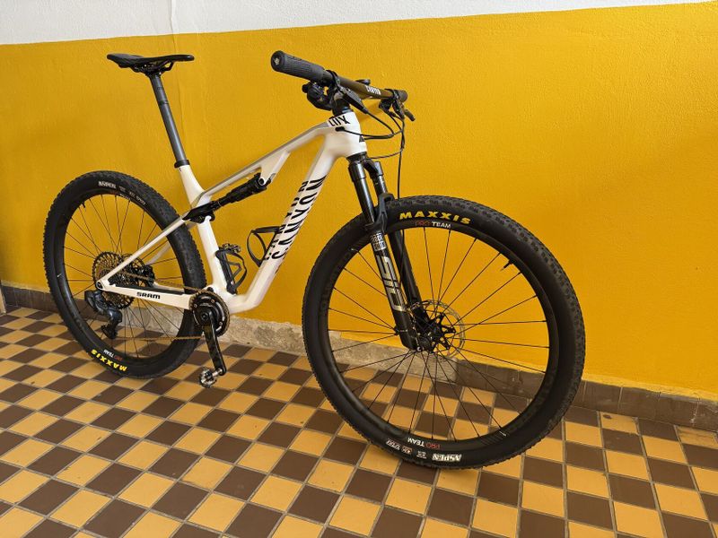 Prodám CANYON LUX CF SLX Limited