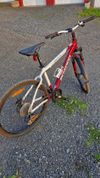 Pánské / dámské kolo Schwinn Mesa vel.M, 26", 3x8.