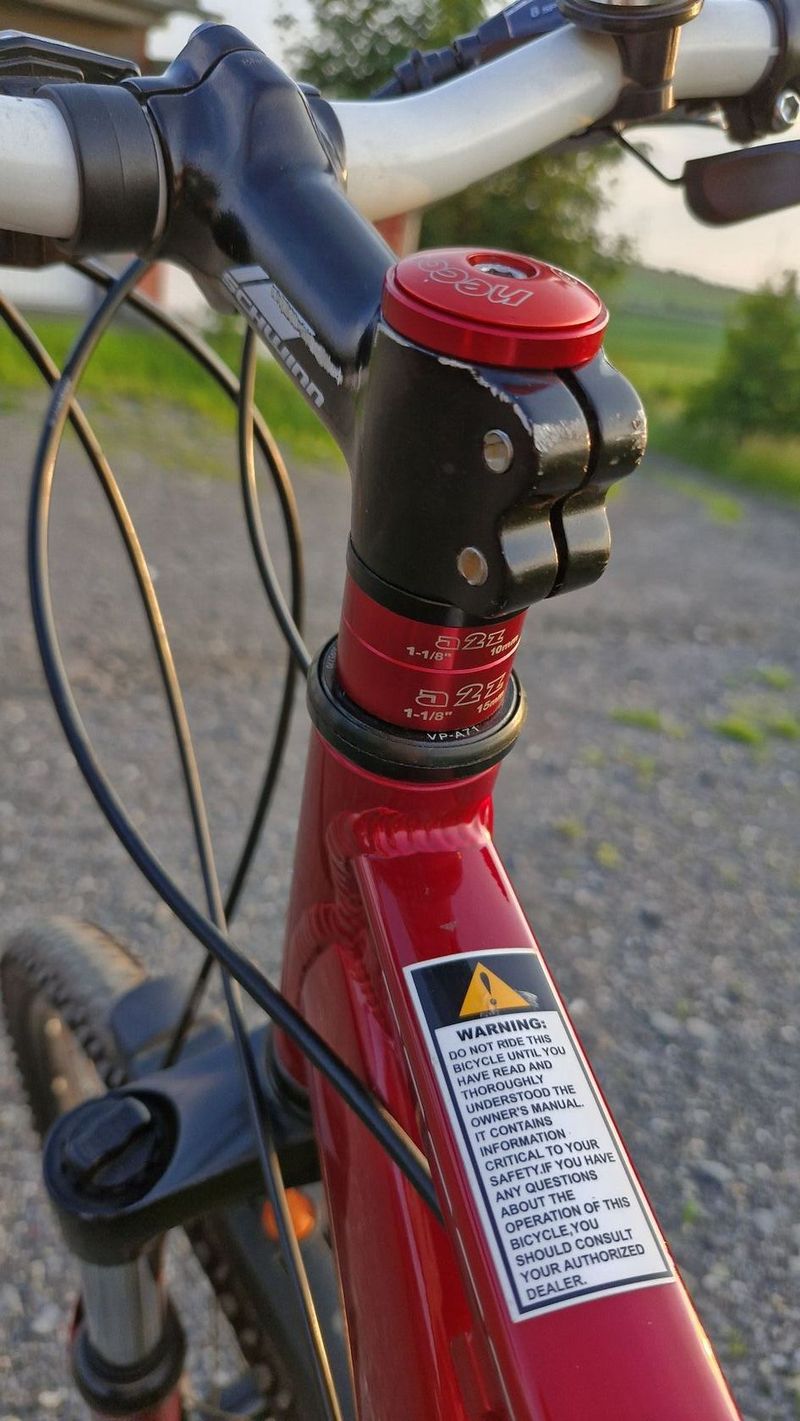 Pánské / dámské kolo Schwinn Mesa vel.M, 26", 3x8.
