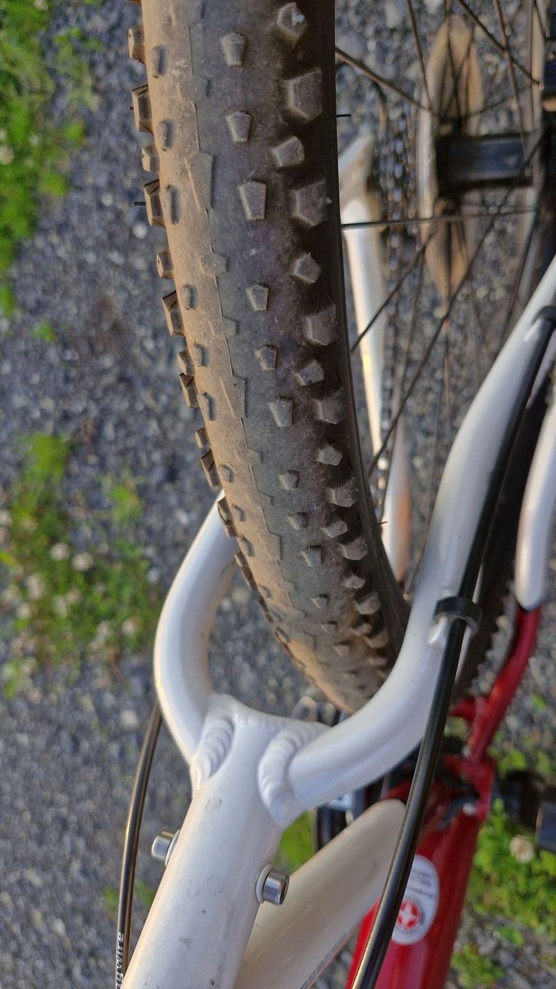 Pánské / dámské kolo Schwinn Mesa vel.M, 26", 3x8.