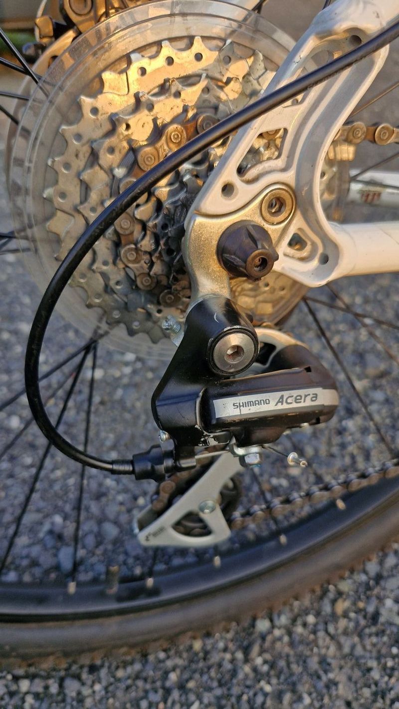 Pánské / dámské kolo Schwinn Mesa vel.M, 26", 3x8.