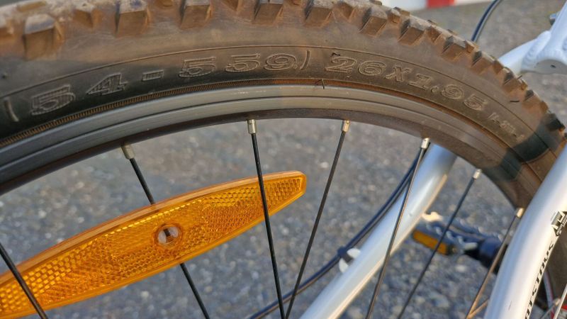 Pánské / dámské kolo Schwinn Mesa vel.M, 26", 3x8.
