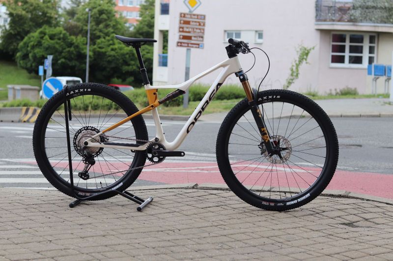 ORBEA Oiz M10 XTR (2025) vel.M / NOVÉ