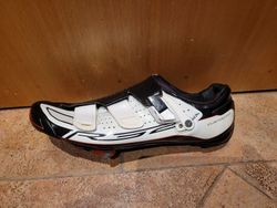 Silniční tretry Shimano R321