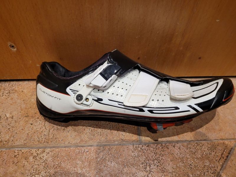 Silniční tretry Shimano R321