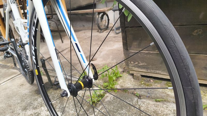 Trek Émonda SL – Velikost 56 cm, karbon, Tiagra, nová kola