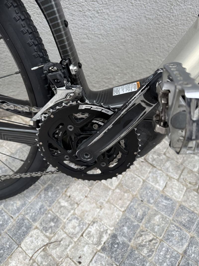 Gravel Cannodale Topstone carbon Bosch 