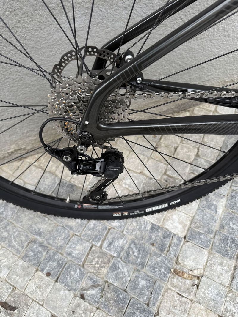 Gravel Cannodale Topstone carbon Bosch 