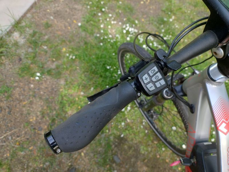 Dámské trekové elektrokolo