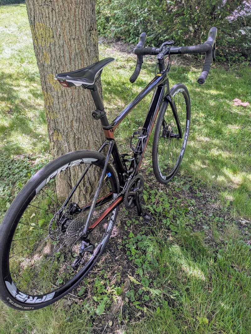 Giant Defy Advanced - nový rám Defy Advanced 0 s doživotní zárukou!