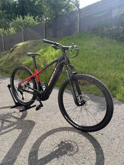 Horské elektrokolo GHOST E-Teru Pro Black/Pearl Deep Red