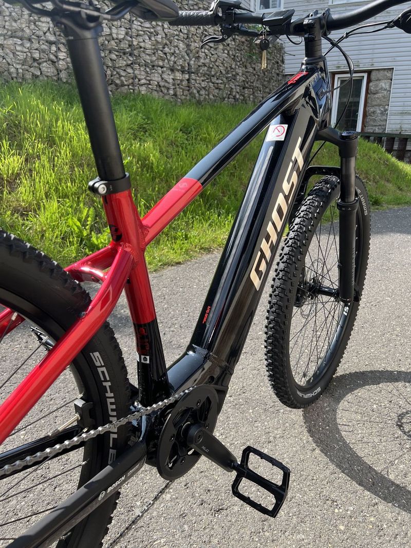 Horské elektrokolo GHOST E-Teru Pro Black/Pearl Deep Red