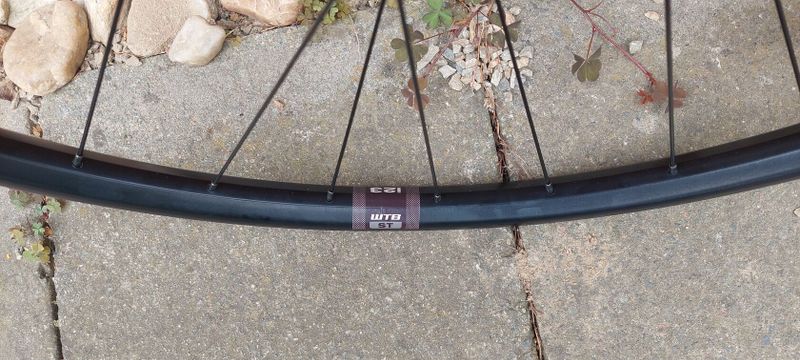 zapletená kola 29" náboje Shimano