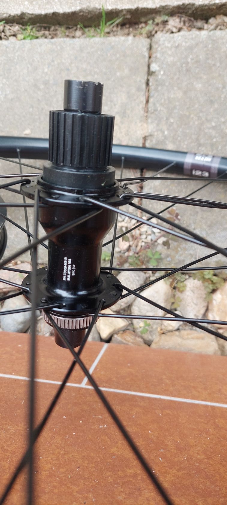 zapletená kola 29" náboje Shimano