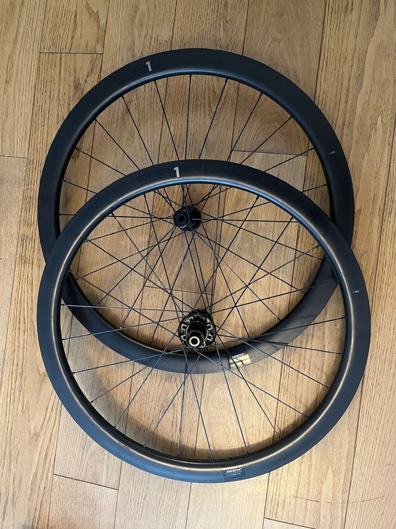 Set zapletených kol GIANT SLR 1 42 DB HOOKLESS, centerlock, Shimano