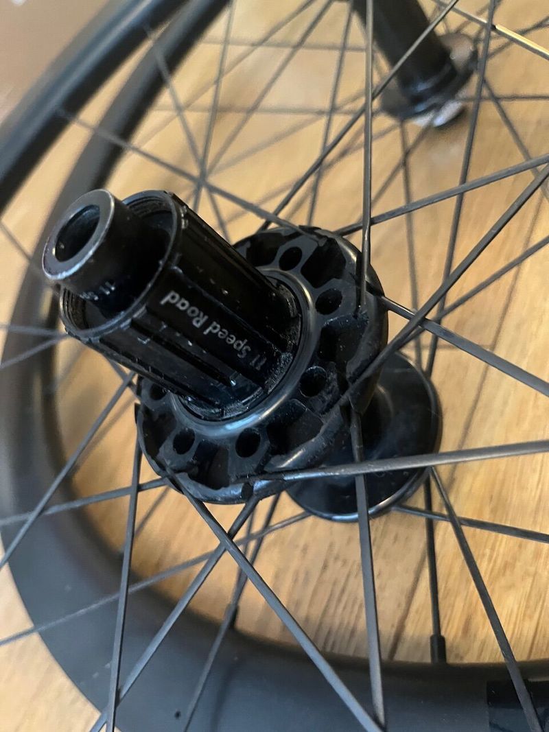 Set zapletených kol GIANT SLR 1 42 DB HOOKLESS, centerlock, Shimano