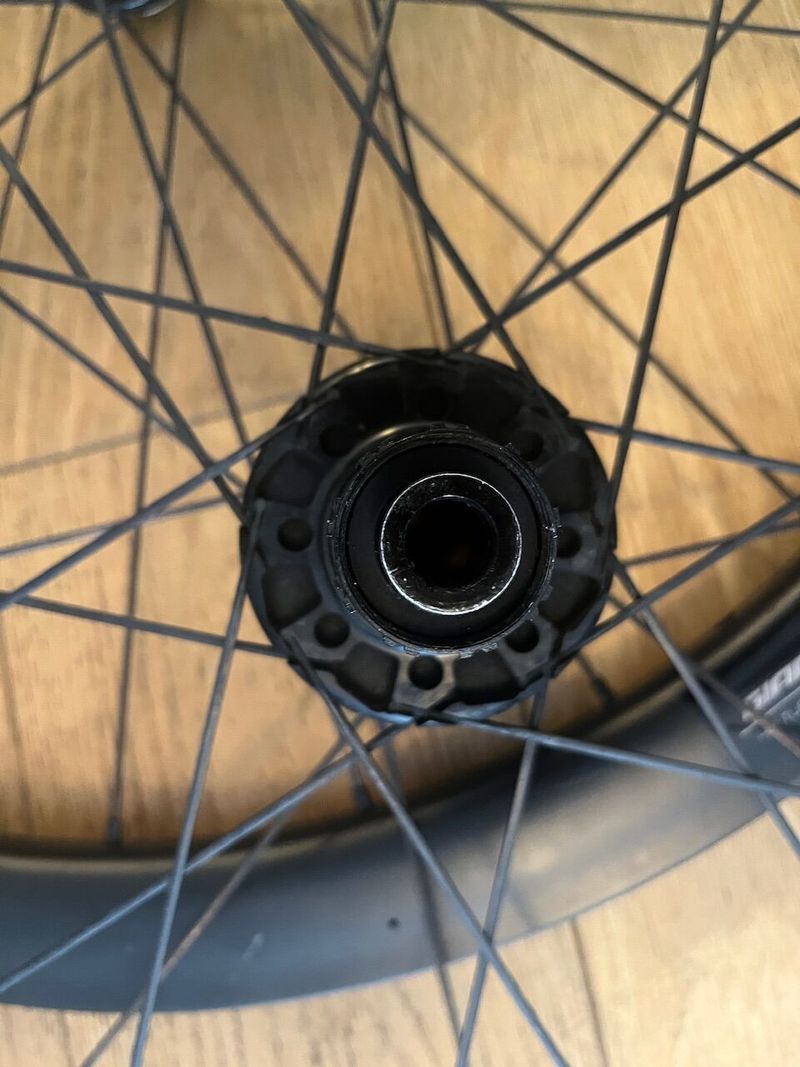 Set zapletených kol GIANT SLR 1 42 DB HOOKLESS, centerlock, Shimano