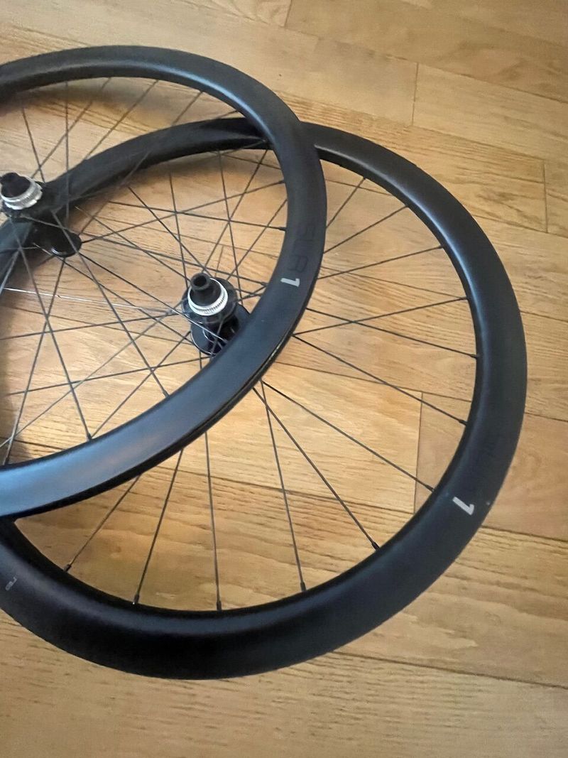 Set zapletených kol GIANT SLR 1 42 DB HOOKLESS, centerlock, Shimano