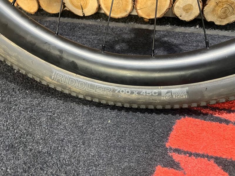 Zapletena karbonová gravel kola LEEZE, centerlock, ořech Shimano