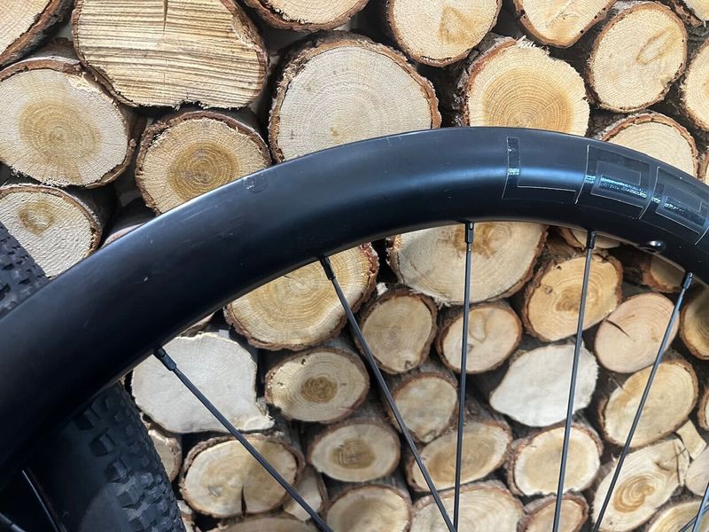 Zapletena karbonová gravel kola LEEZE, centerlock, ořech Shimano
