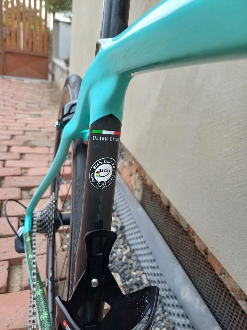 Bianchi Oltre XR3 Celeste