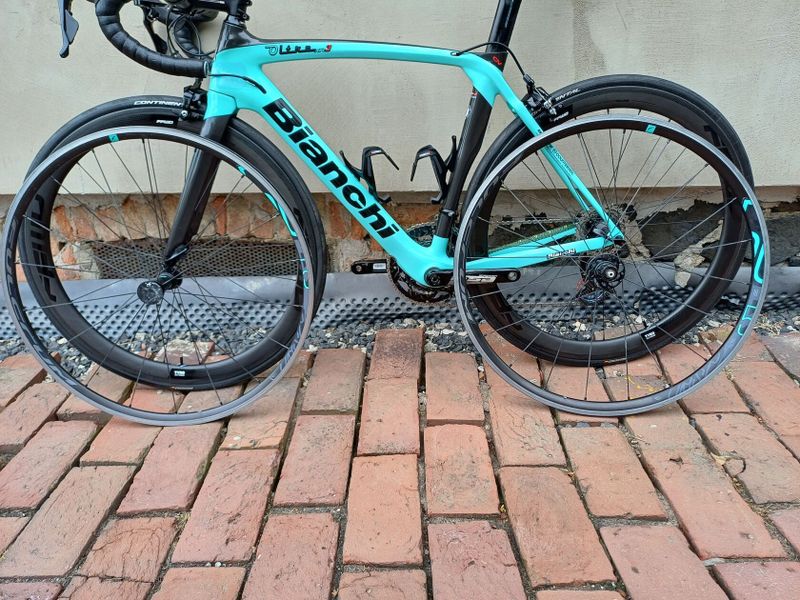 Bianchi Oltre XR3 Celeste