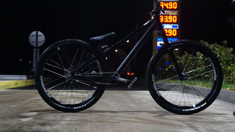 DIRT CUSTOM 