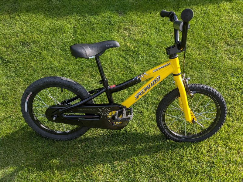 Specialized Hotrock 16 - ideální první kolo