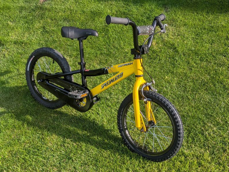Specialized Hotrock 16 - ideální první kolo