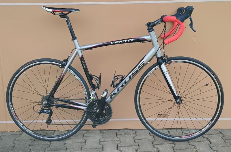 Silniční kolo Kross Vento 2.0 SORA