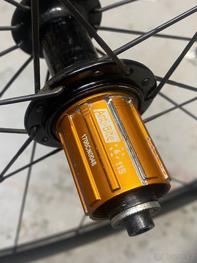 Ultralehká karbonová kola Light Bicycle (1150g)