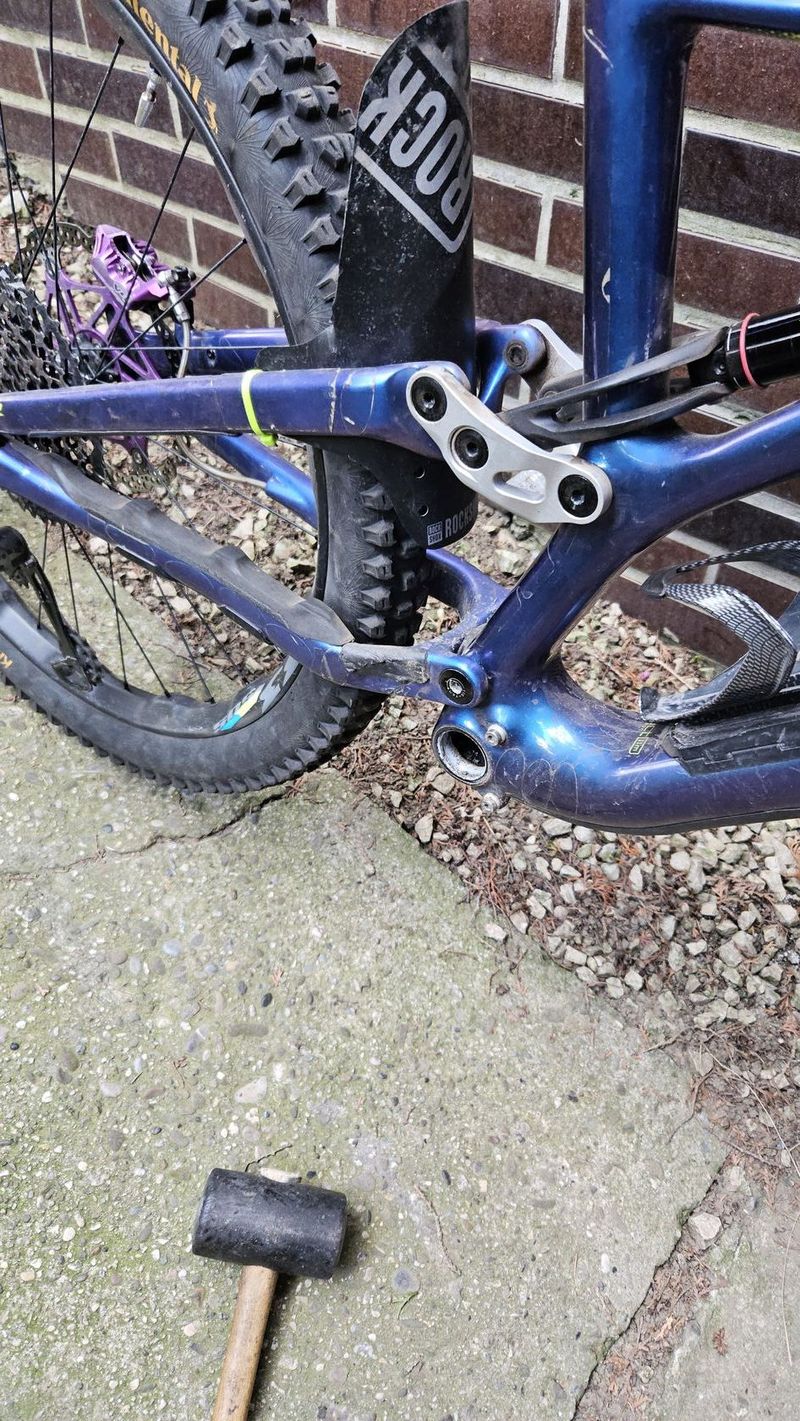 Cascade Components vahadlo Stumpjumper LT Link (2018-2020)