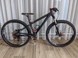 Cube Reaction Pro Series, 26", rám 14"