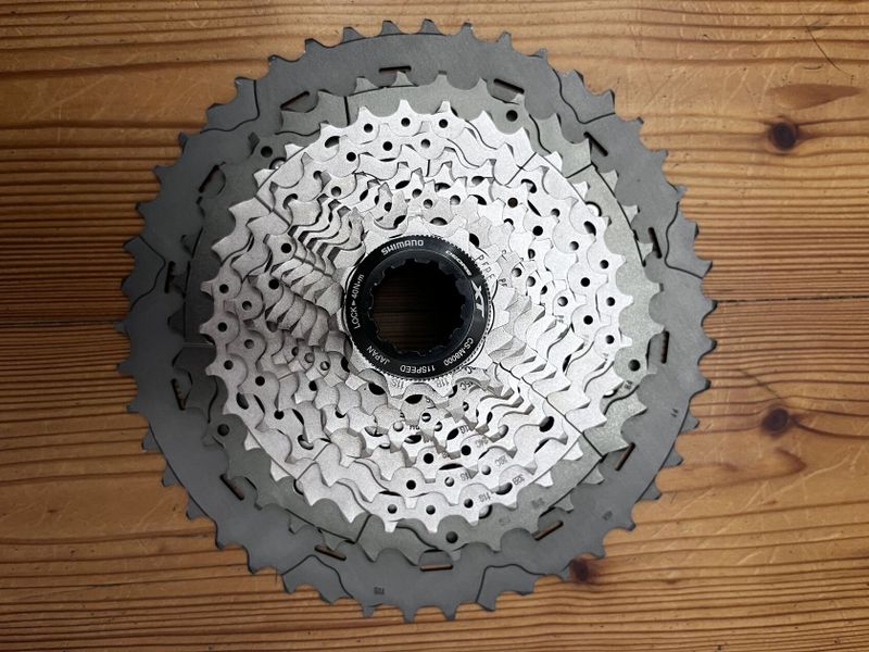 nová kazeta Shimano Deore XT CS-M8000, 11 sp., 11-46 zubů