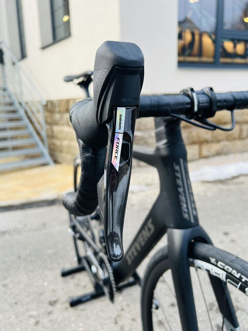 Silniční kolo STEVENS Izoard Pro Disc Stealth Black - 58cm
