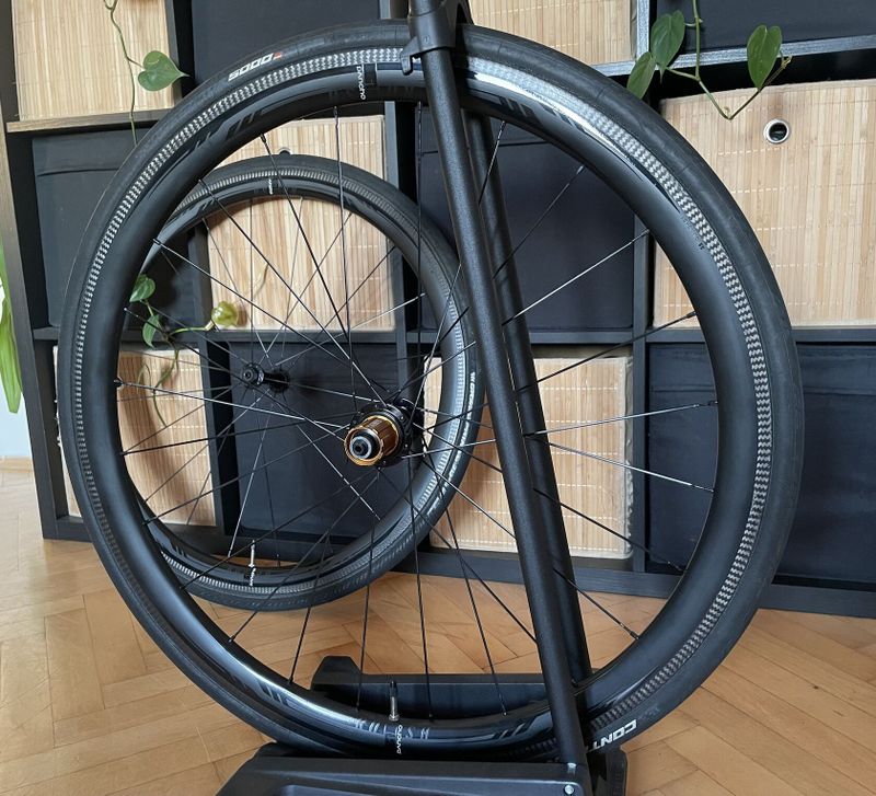 Puncho Rush 38 carbon / pláště Continental 5000 / Shimano Sram 11s