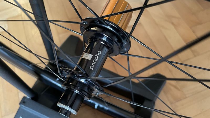 Puncho Rush 38 carbon / pláště Continental 5000 / Shimano Sram 11s