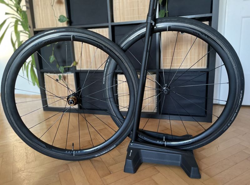 Puncho Rush 38 carbon / pláště Continental 5000 / Shimano Sram 11s