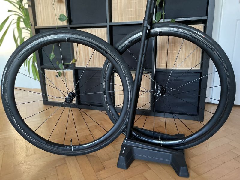 Puncho Rush 38 carbon / pláště Continental 5000 / Shimano Sram 11s