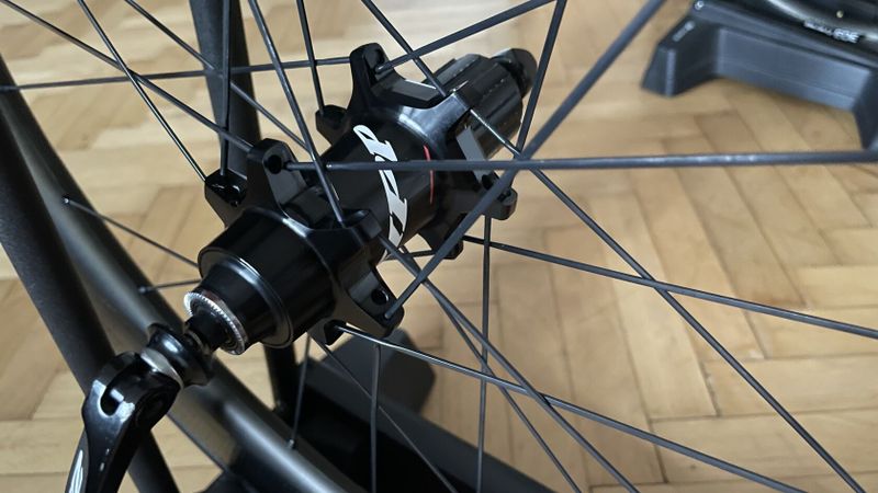 Zipp 303 808 Firecrest / pláště Continental / Shimano Sram 11s